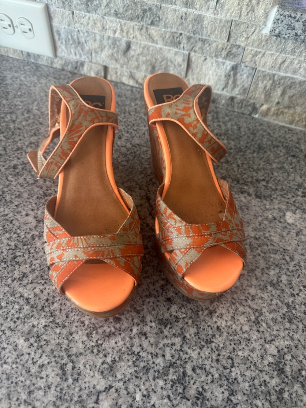 Orange Patterned Women's Ankle-Strap Platform Sandals - Size 7.5